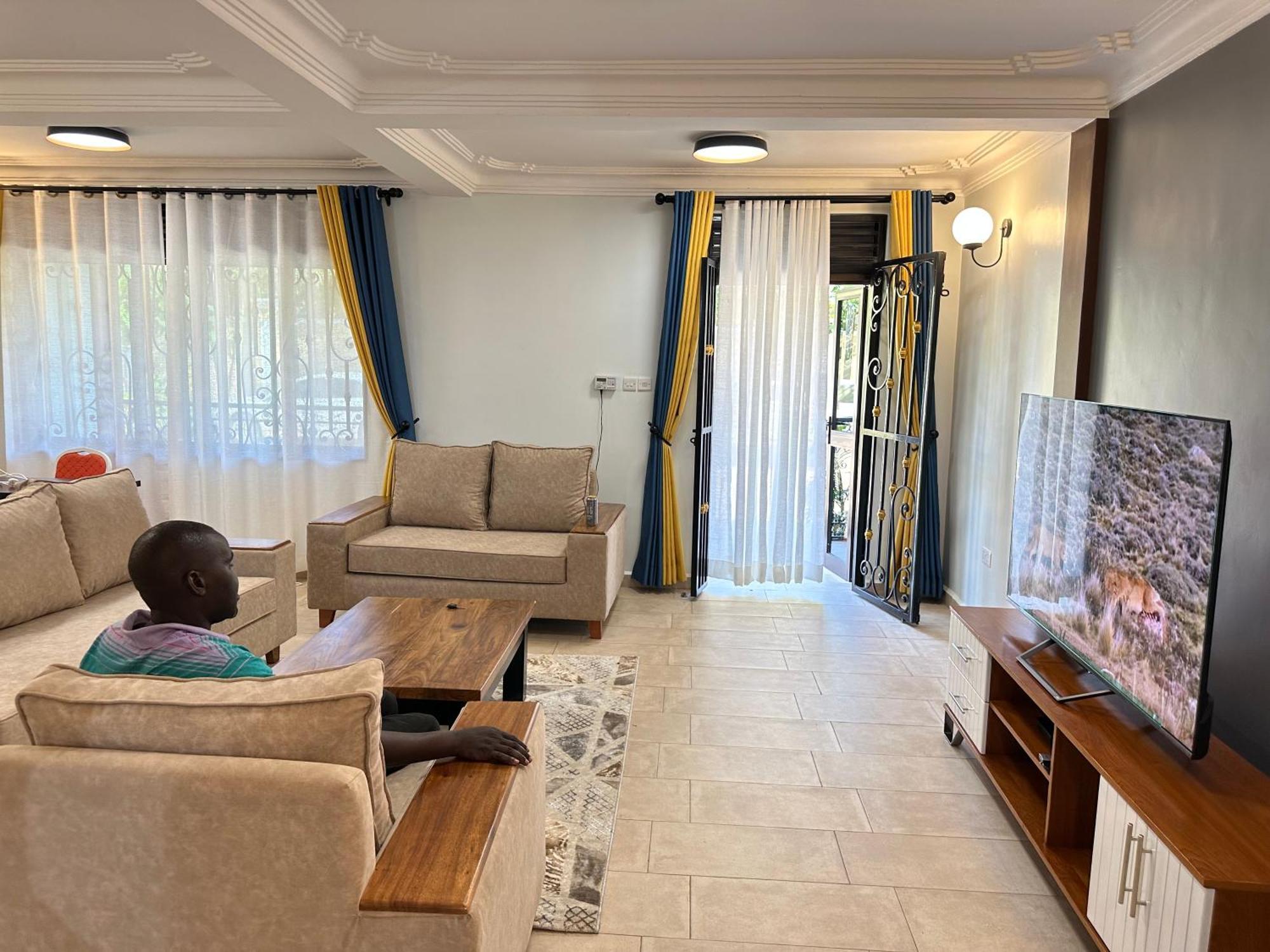 Elena & Kimberly Apartment Gulu Екстериор снимка