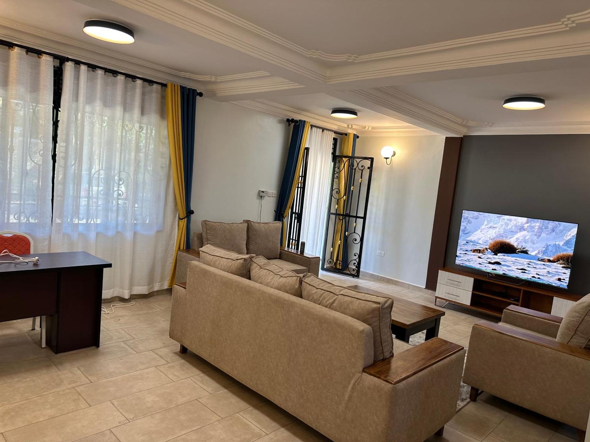 Elena & Kimberly Apartment Gulu Екстериор снимка