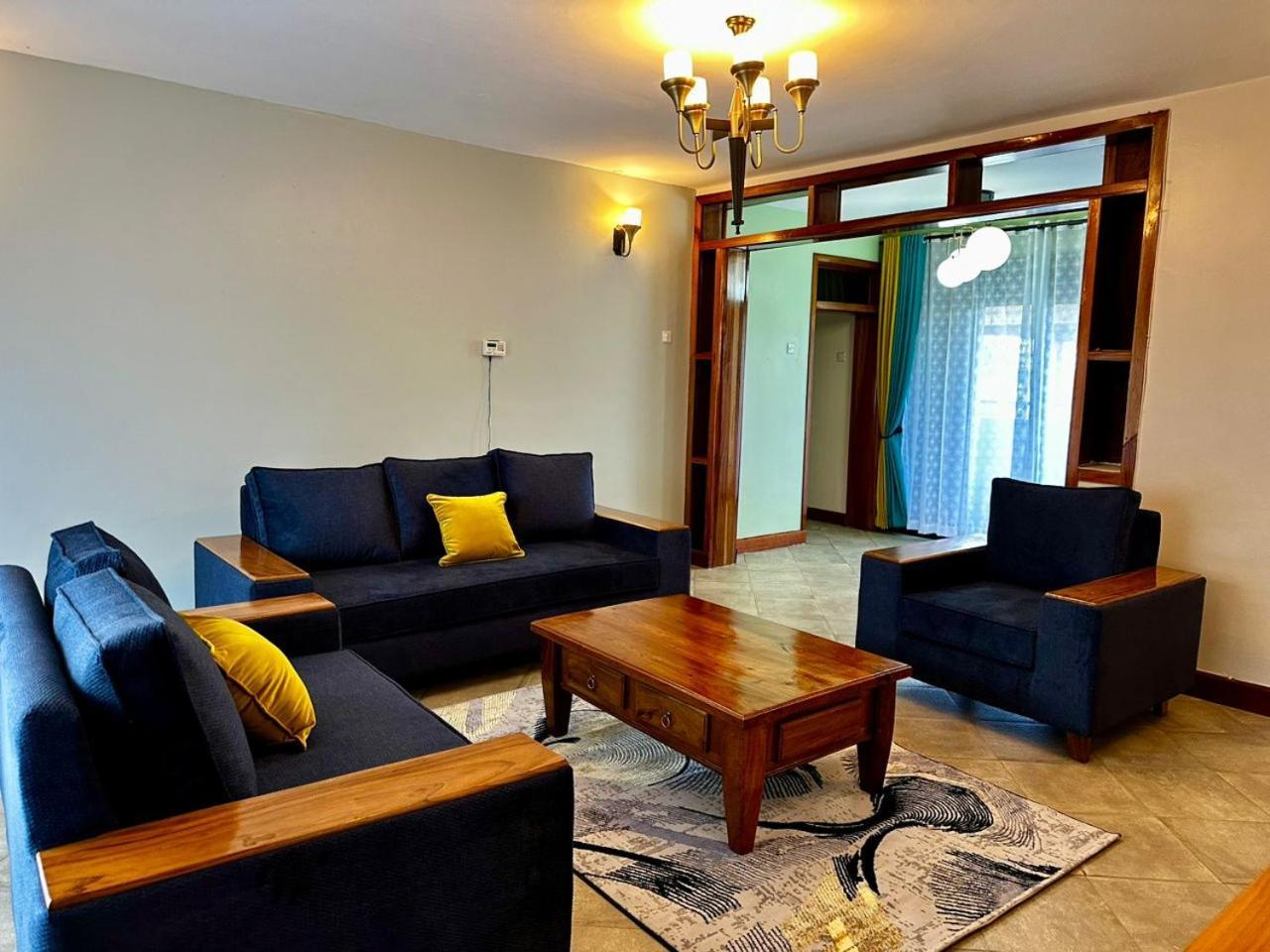Elena & Kimberly Apartment Gulu Екстериор снимка