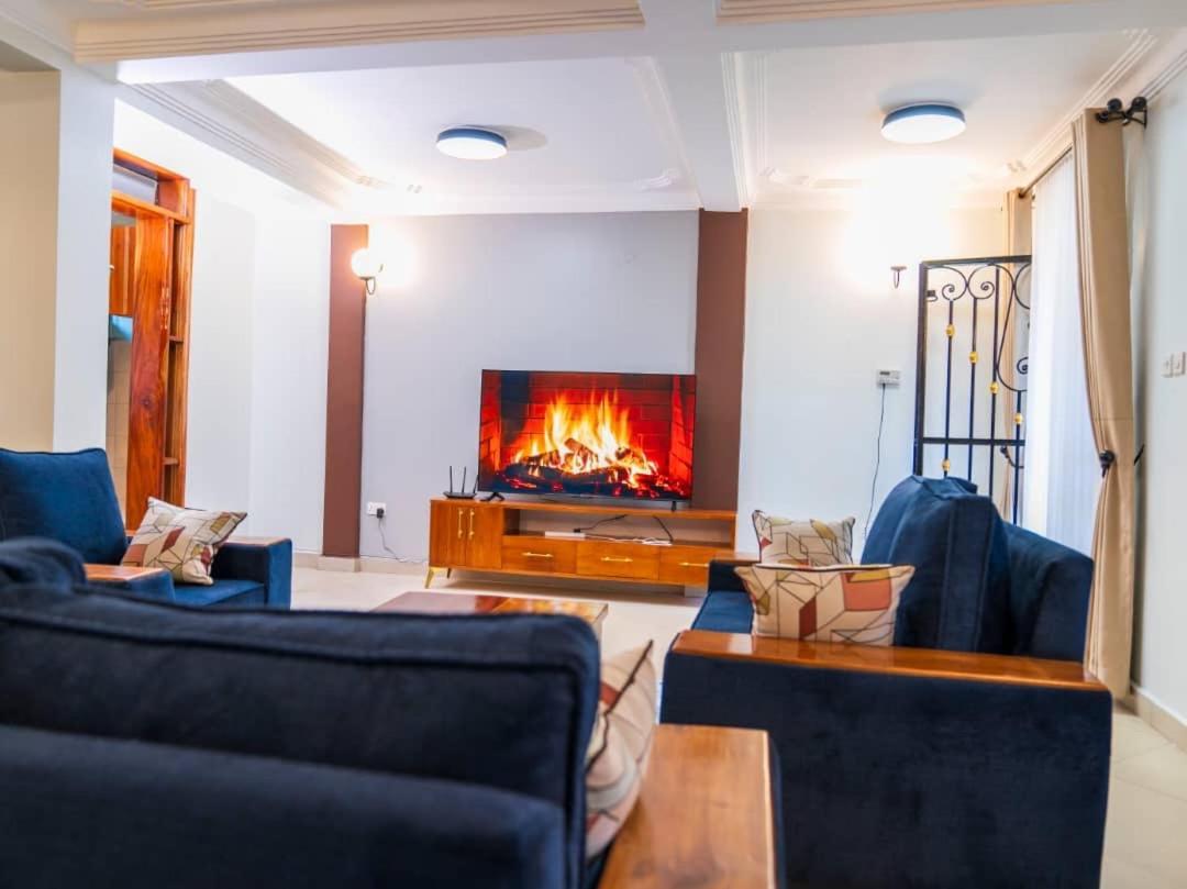 Elena & Kimberly Apartment Gulu Екстериор снимка