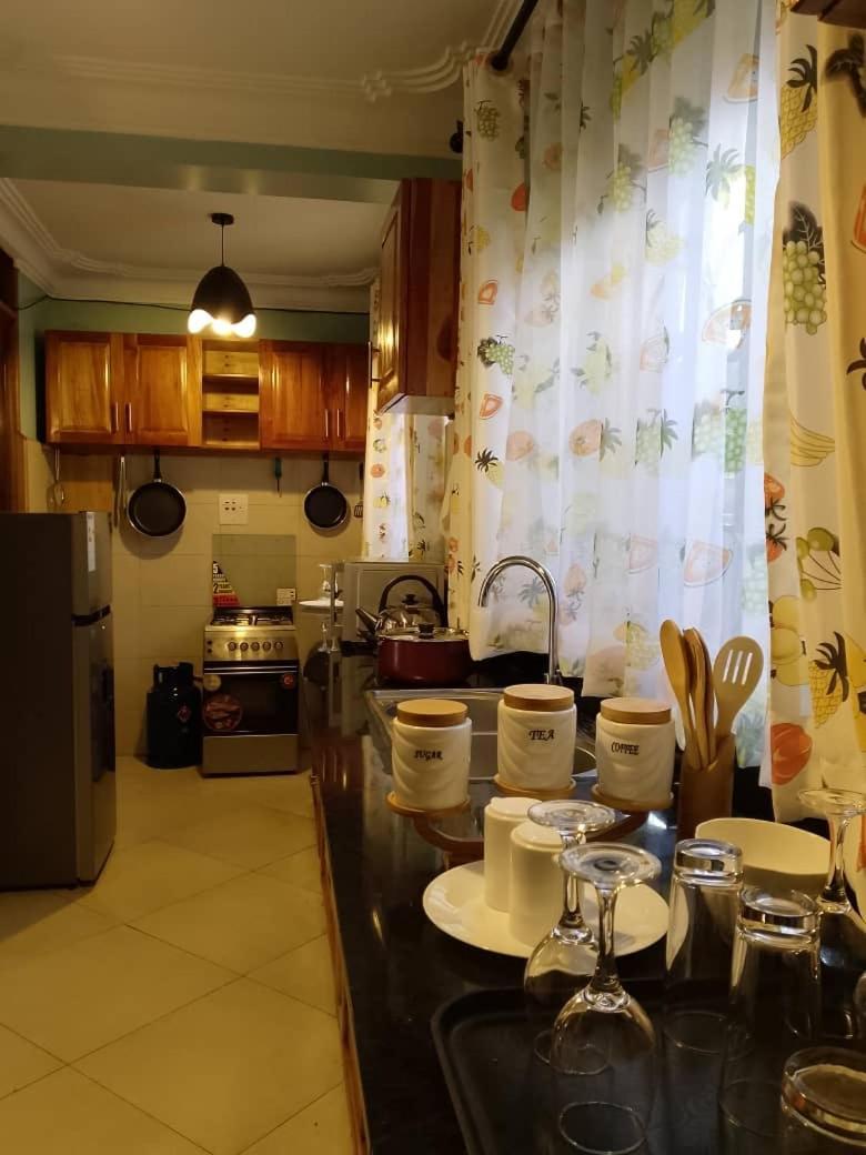 Elena & Kimberly Apartment Gulu Екстериор снимка