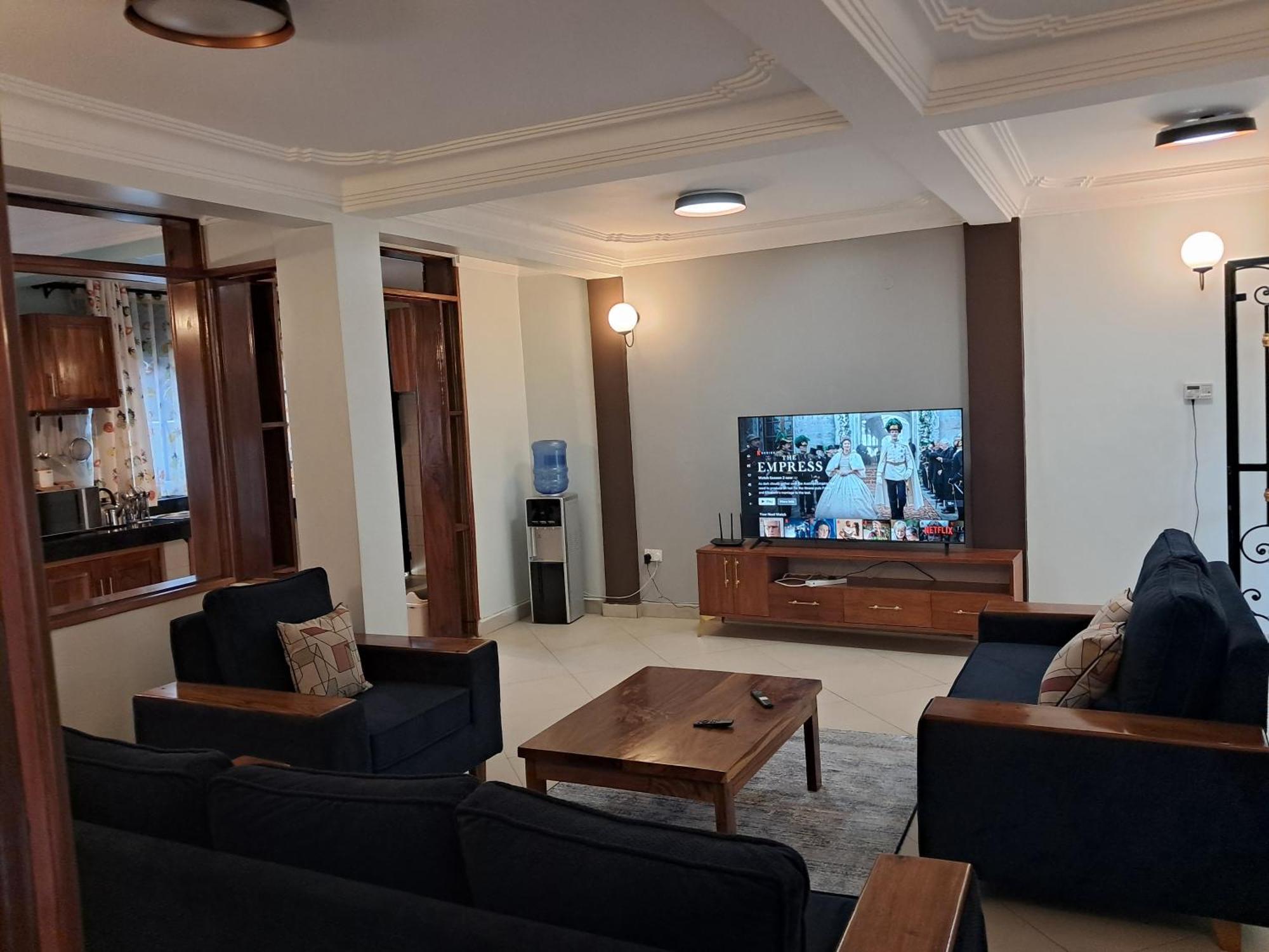 Elena & Kimberly Apartment Gulu Екстериор снимка